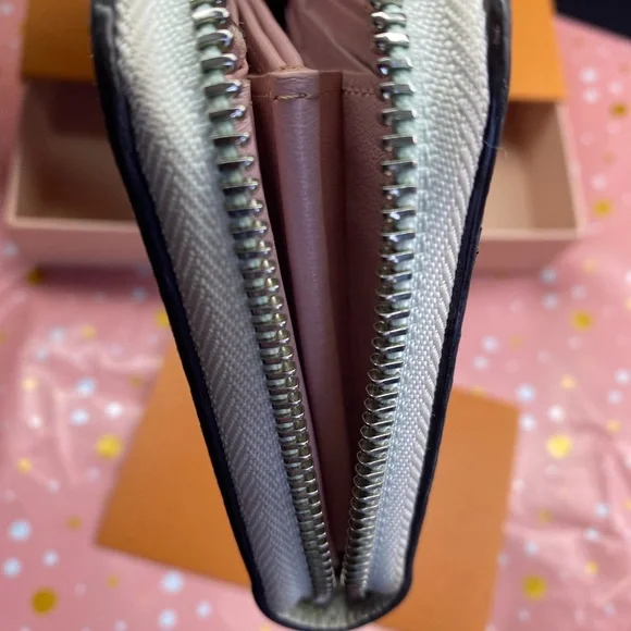 Louis Vuitton Mahina Monogram Wallet - Picture 10 of 16